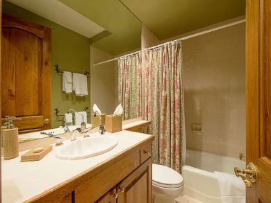 Contemporary Beaver Creek Luxury Accommodations 5 Bedrooms